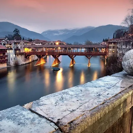 Vicolo J. Da Ponte - Bassano Centro Storico *